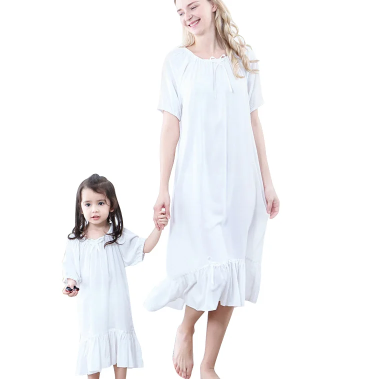 

Летние Ночные рубашки для матери и дочери, платье, белые пижамы, ретро платья для девочек, 2023, семейные одинаковые пижамы, одежда