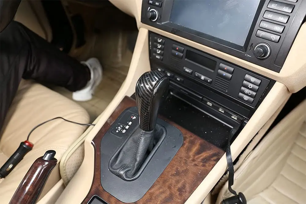 

Gear Shift Knob Head Cover for BMW 5 Series E60 E61 2003-2010,for BMW X3 E83 2003-2010,BMW X5 E53 2002-2010 Carbon Fiber Style