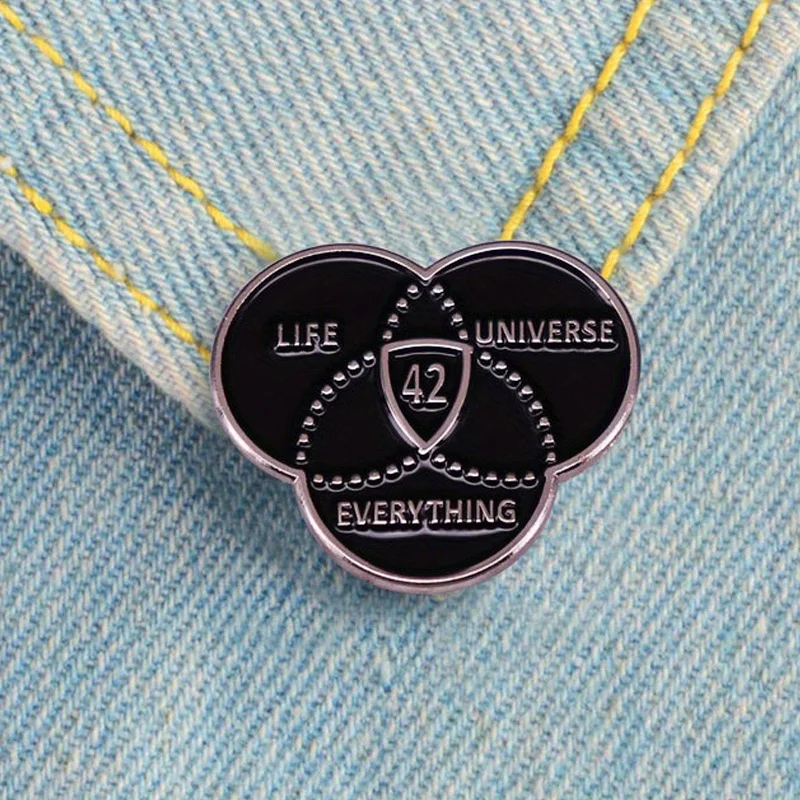 Забавная брошь с тремя перекрестными круглыми булавками Жизнь Вселенная все 42