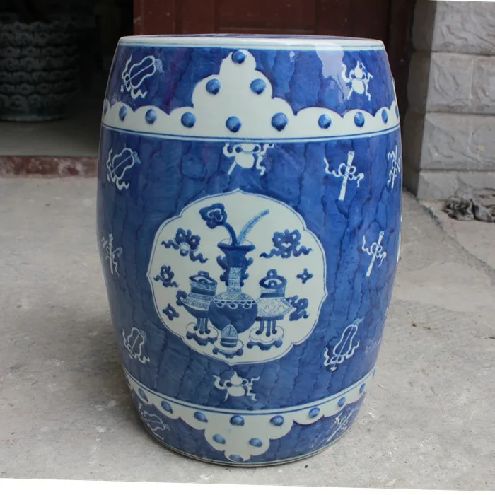 Jingdezhen ceramic stool hand-painted antique blue and white lotus fish octagonal outdoor bathroom balcony |