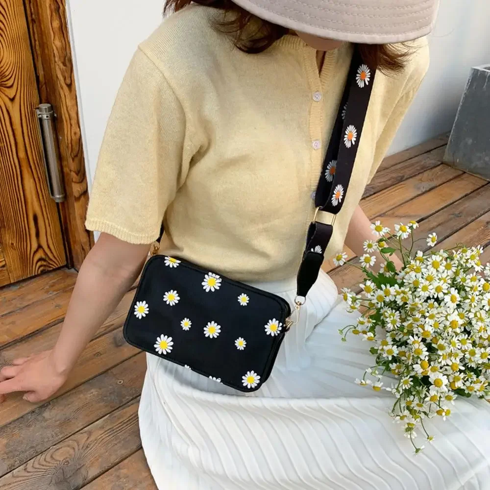 

New Fashion Small Daisy Female Bags Wide Nylon Shoulder Strap Shoulder Messenger Bag Sac Summer Printed Small Square Bag