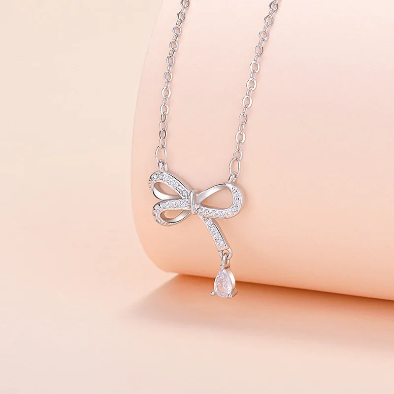 

New 2022 Designer Necklace Bow Clavicle Chain Zircon Pendant