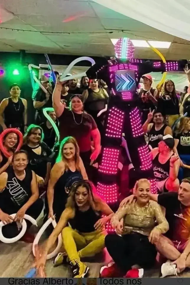 Светодиодный костюм Kroyman для ходулей