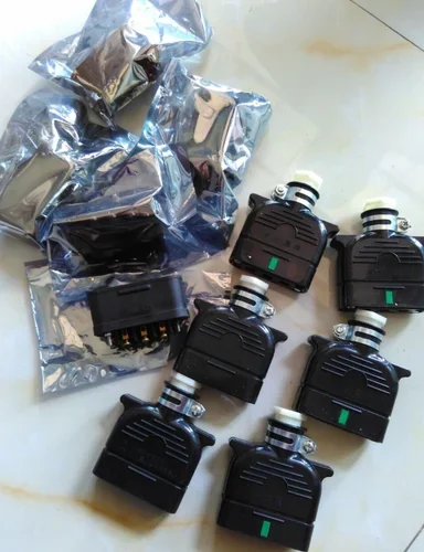 Вилка для зарядки аккумулятора 37010-10870 Электрический вилочный погрузчик 30A250V