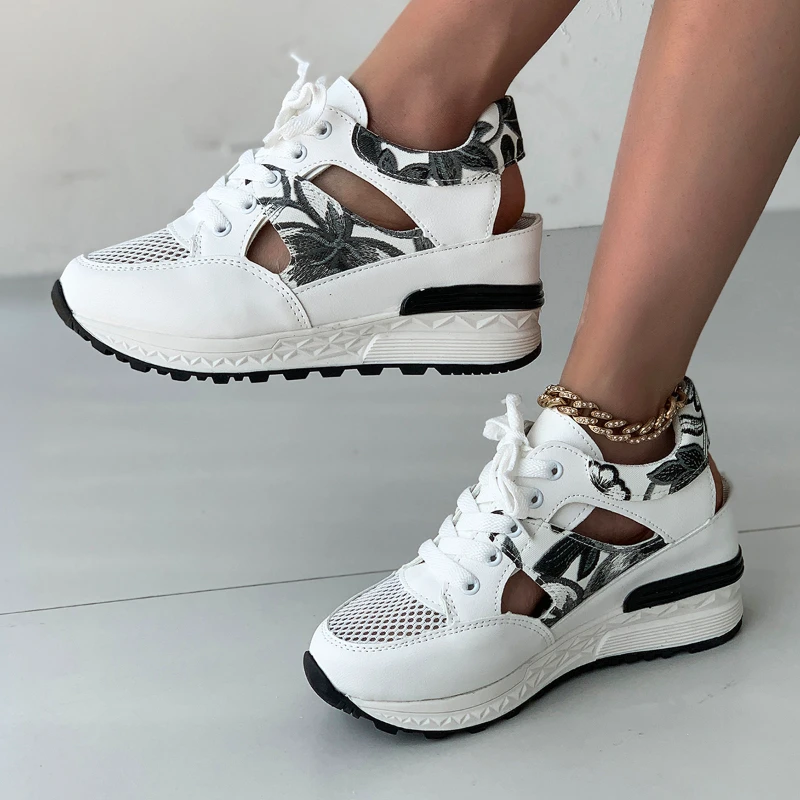 Новый стиль декоративные модные сандалии с круглым носком и цветной вышивкой