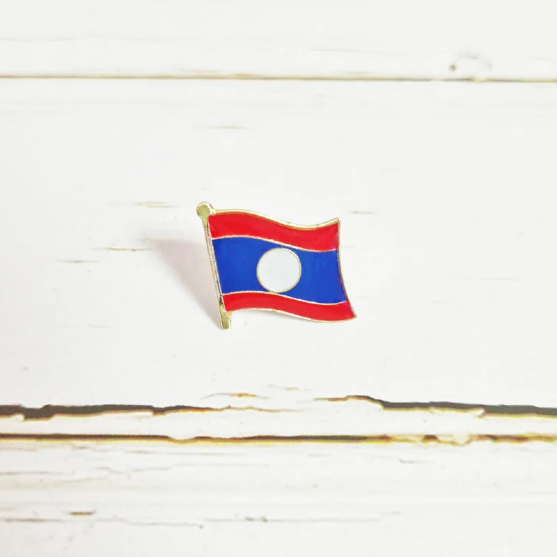 

Металлическая булавка с флагом Индонезии