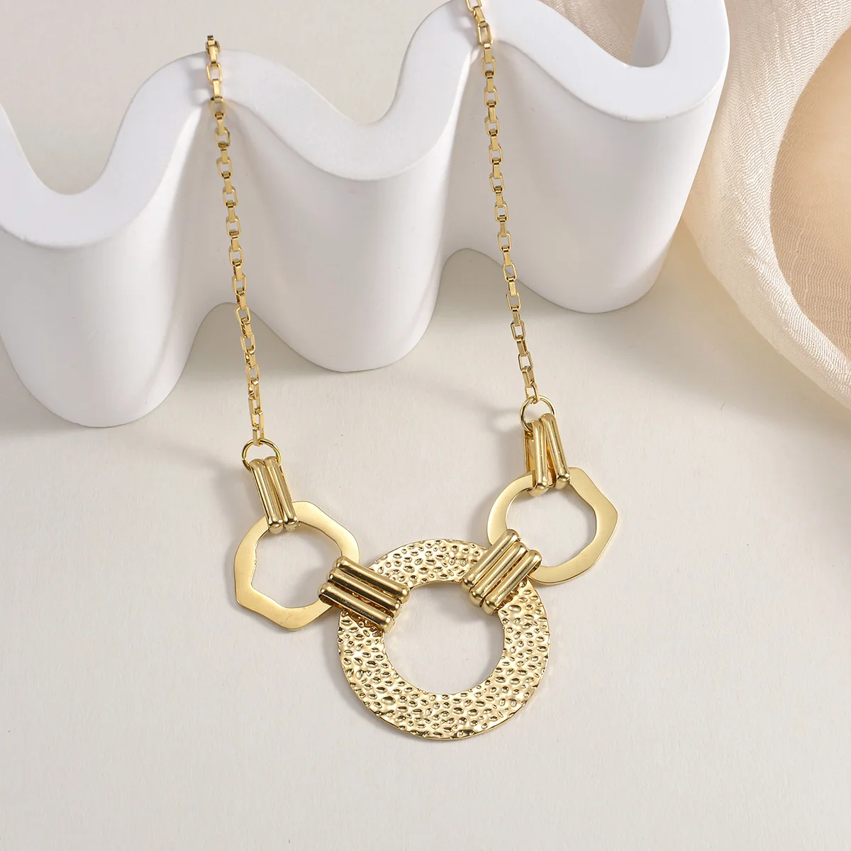 

Women Fashion Stainless Steel Chain Necklace Round Pendant Luxury Gold Colors Girl Collar Jewelry