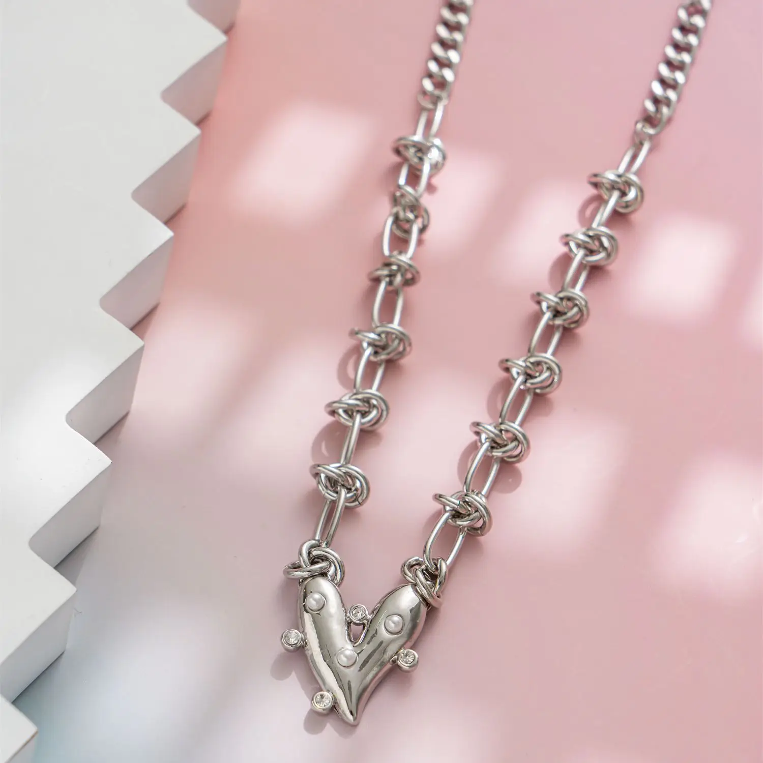 

Fashion Love Pendant Clavicle Chain Gothic Thorns Choker Necklace for Men Women Unisex Hip Hop Rock Jewelry Flame Chain