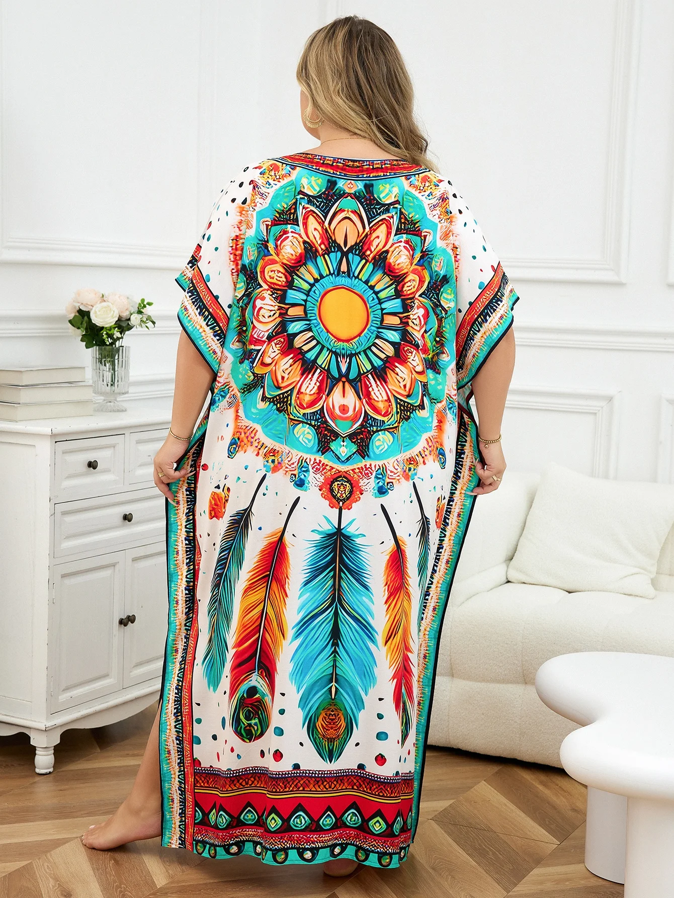 Женское летнее платье-кафтан с рукавом летучая мышь и V-образным вырезом