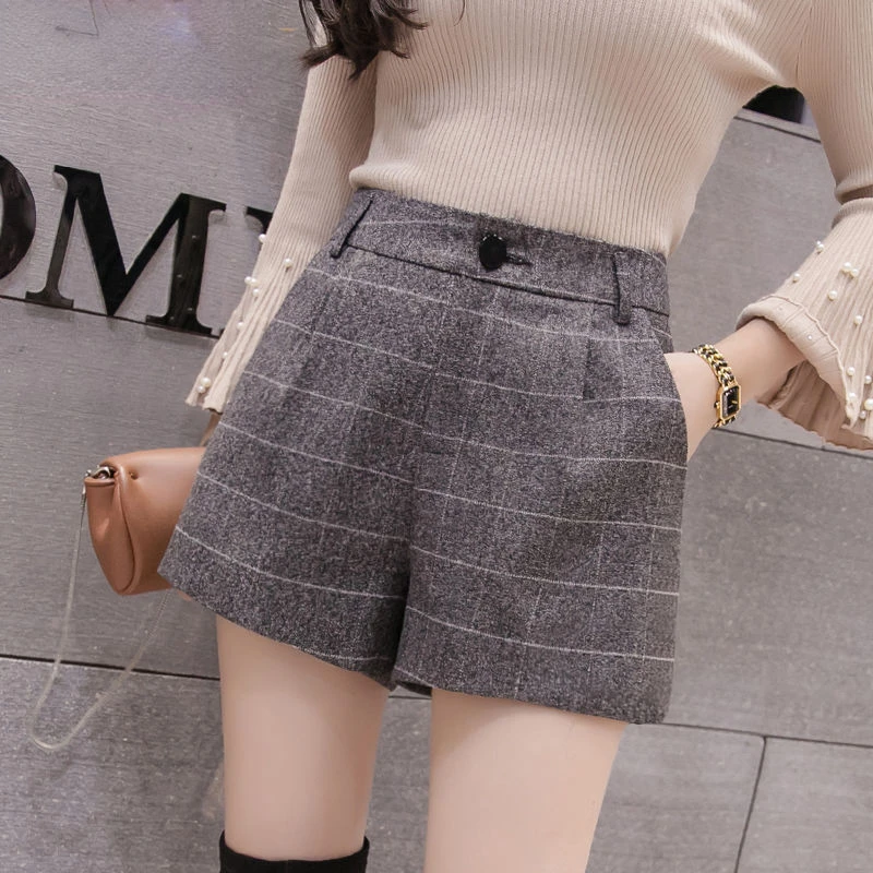 

Women 2022 Autumn Winter Fashion Office Wear Woolen Shorts Female Vintage High Waist Wide Leg Shorts Ladies Casual Shorts Q52
