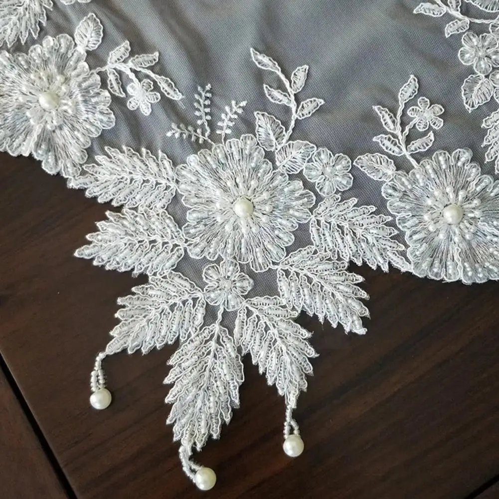 

Европейская кружевная вышитая подвесная скатерть с бусинами, скатерть для балкона, круглая тарелка, крышка маленькой вазы, чашка, банкетное...