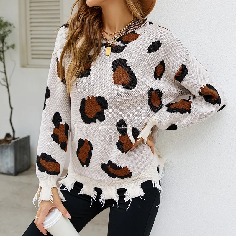 

Женский трикотажный свитер с леопардовым принтом, с бахромой