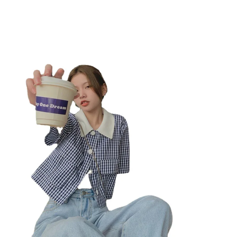 Женский топ с воротником в клетку и коротким рукавом