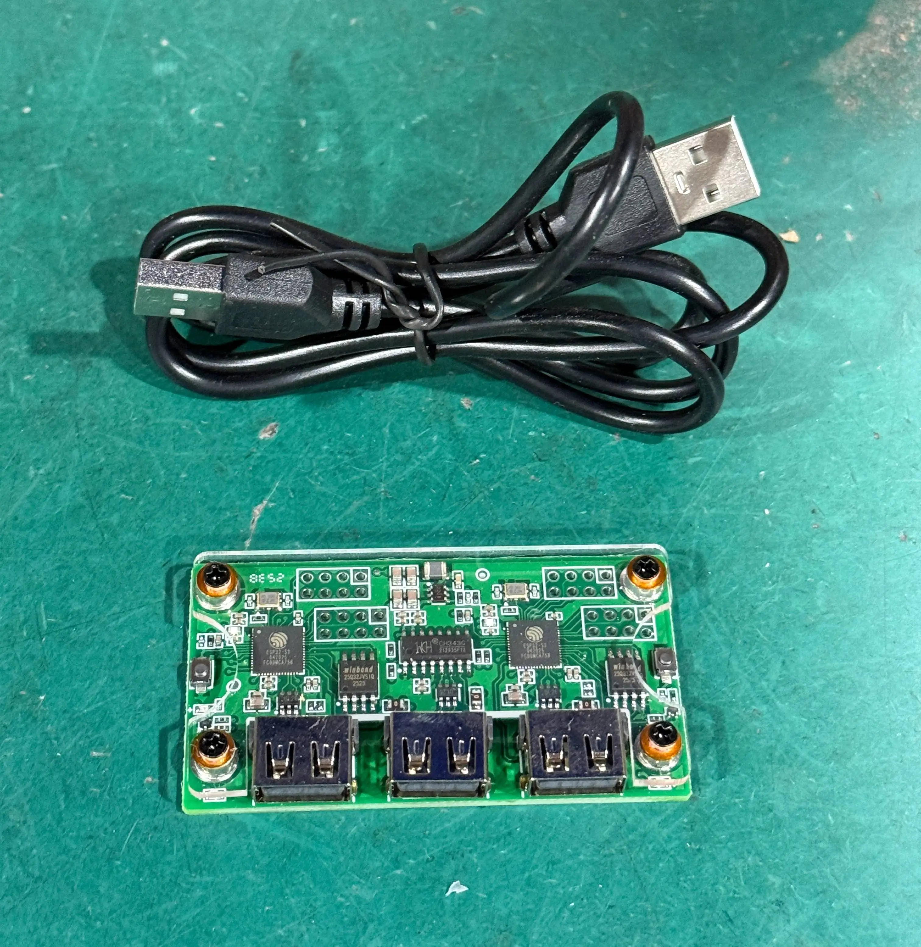 Фото Корпус для Arduino MAKCU Key&Mouse Box с платами ESP32-S3, в комплекте с кабелем (неоригинальный) №1