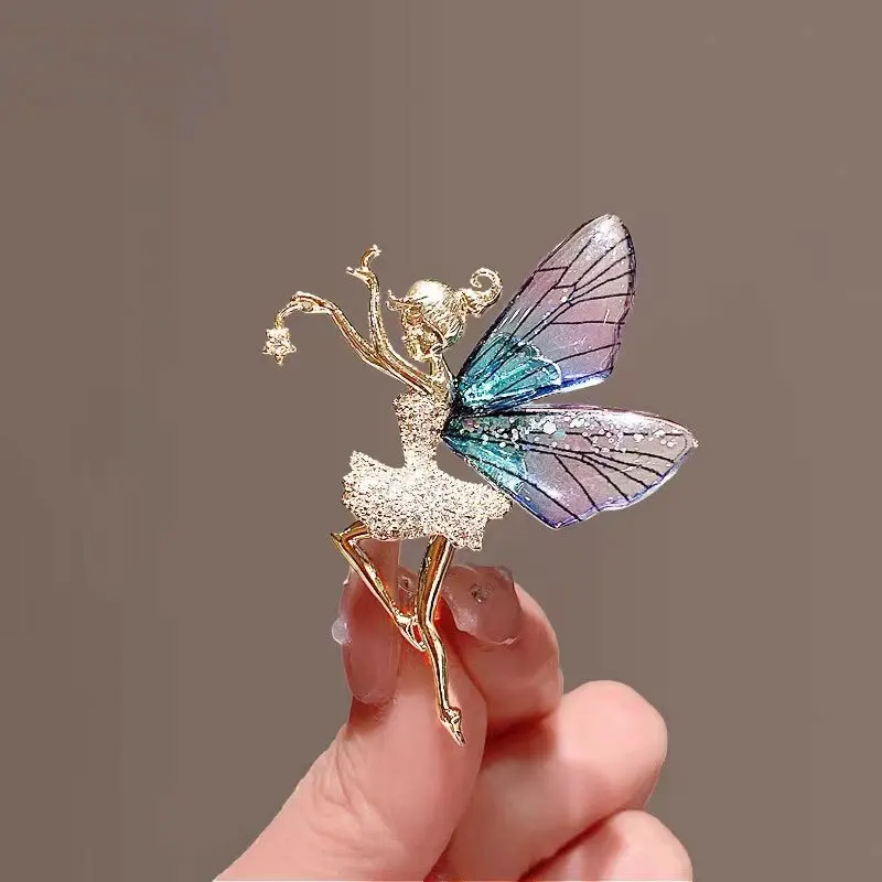 

Cute Dancing Girl Crystal Brooch Pins for Women Fashion Butterlfy Dragonfly Flower Bamboo Heart Wing Pearl Jewelry Coat Gift