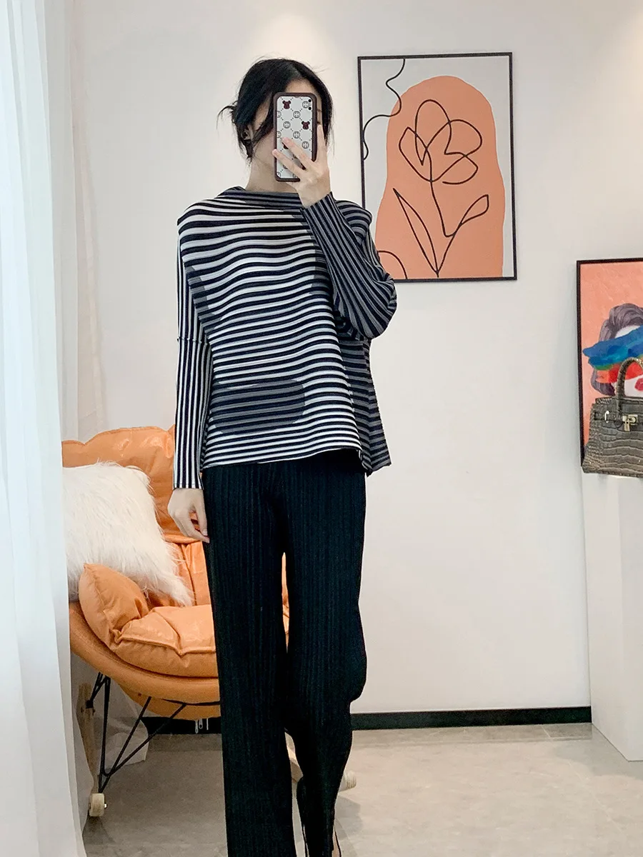 

Miyake pleat spring and autumn design sense striped printing fashion long-sleeved T-shirt women's half-high collar top