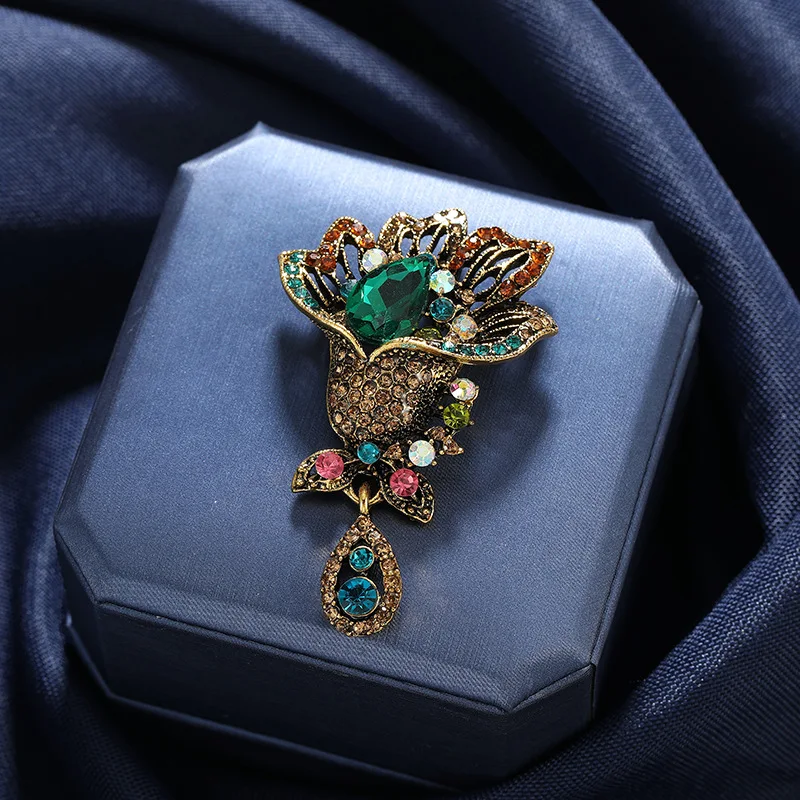 

Exquisite Women Luxury Rhinestone Shiny Brooches Pins Flower Elegant Casual Corsage Party Banquet High Quality Accessories Pin