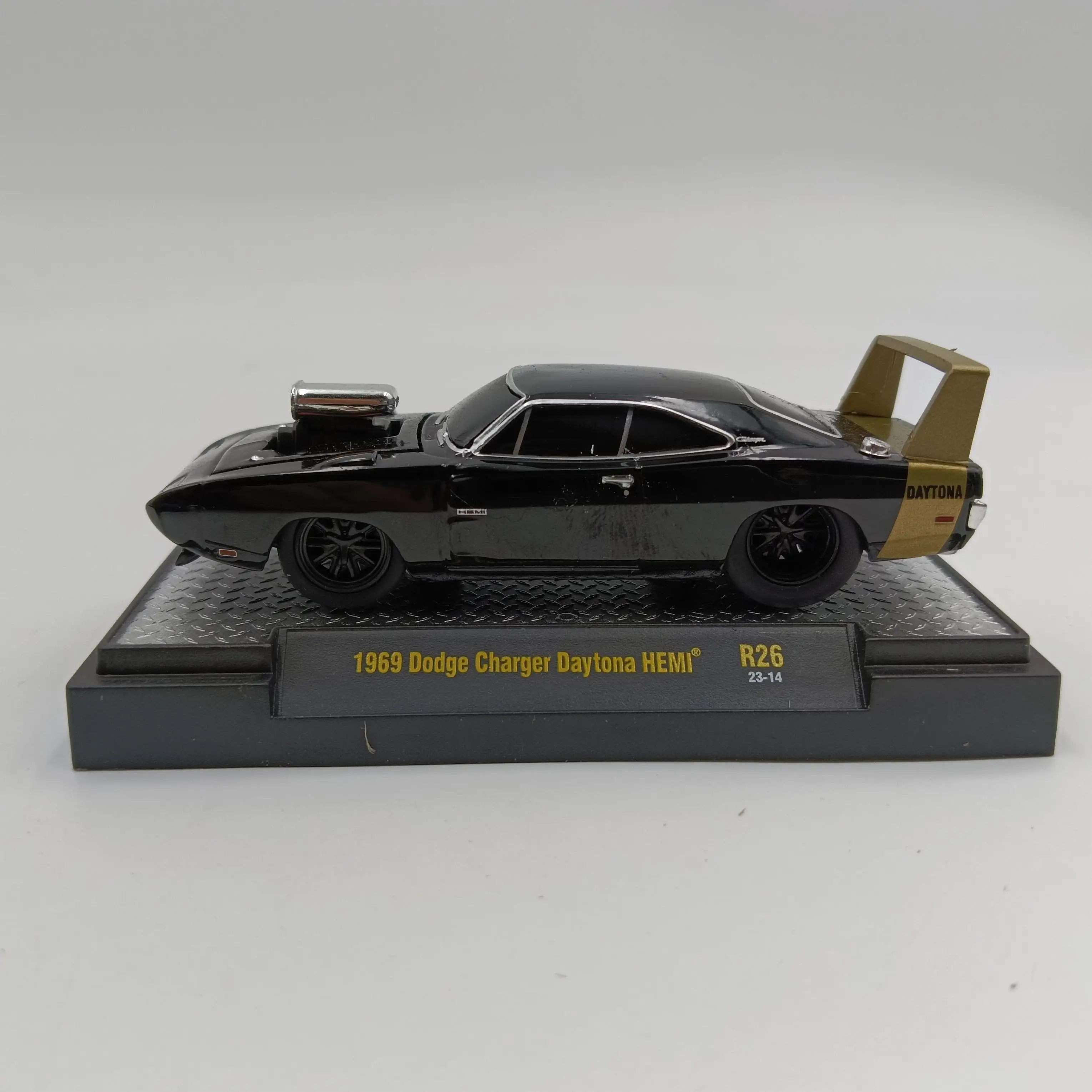 M2 Machines 1/64 1969 Dodge Charger Daytona Hemi из сплава модель автомобиля игрушка редкая коллекция