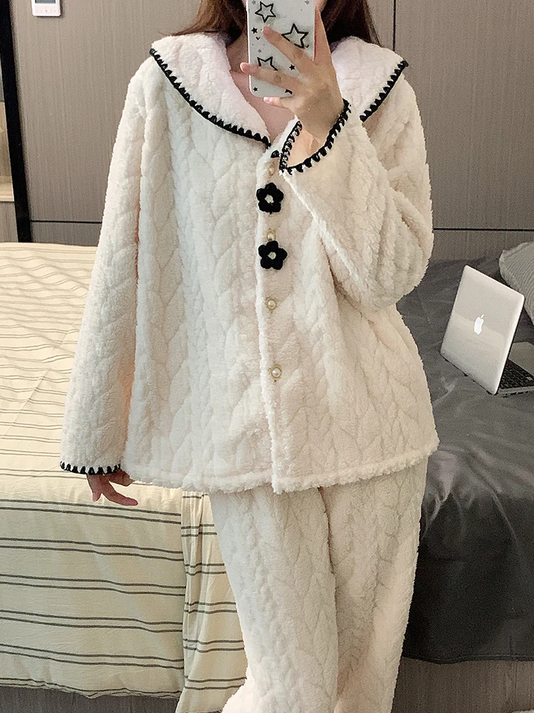 Новинка 2024 женские пижамы на осень и зиму утепленный коралловый флис простой