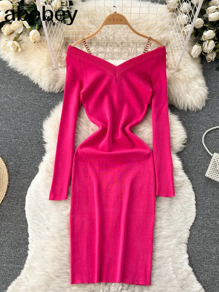 

Осеннее трикотажное женское платье-свитер с V-образным вырезом и длинным рукавом