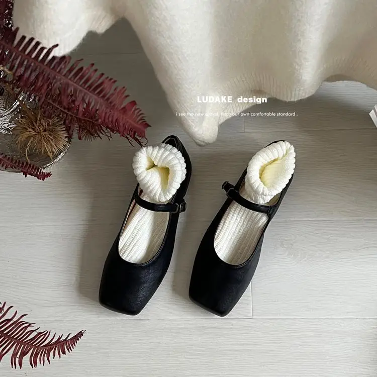 Туфли женские универсальные с квадратным носком удобная и Элегантная