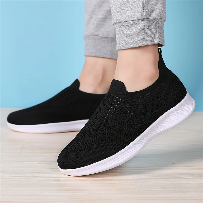 2023 Fashion Couple Vulcanized Shoes Lightweight Soft Women Casual Shoes Flexible Female Flats Breathable Men's Sneakers 35-45