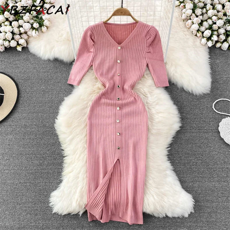 

Женское трикотажное платье-миди с V-образным вырезом и коротким рукавом