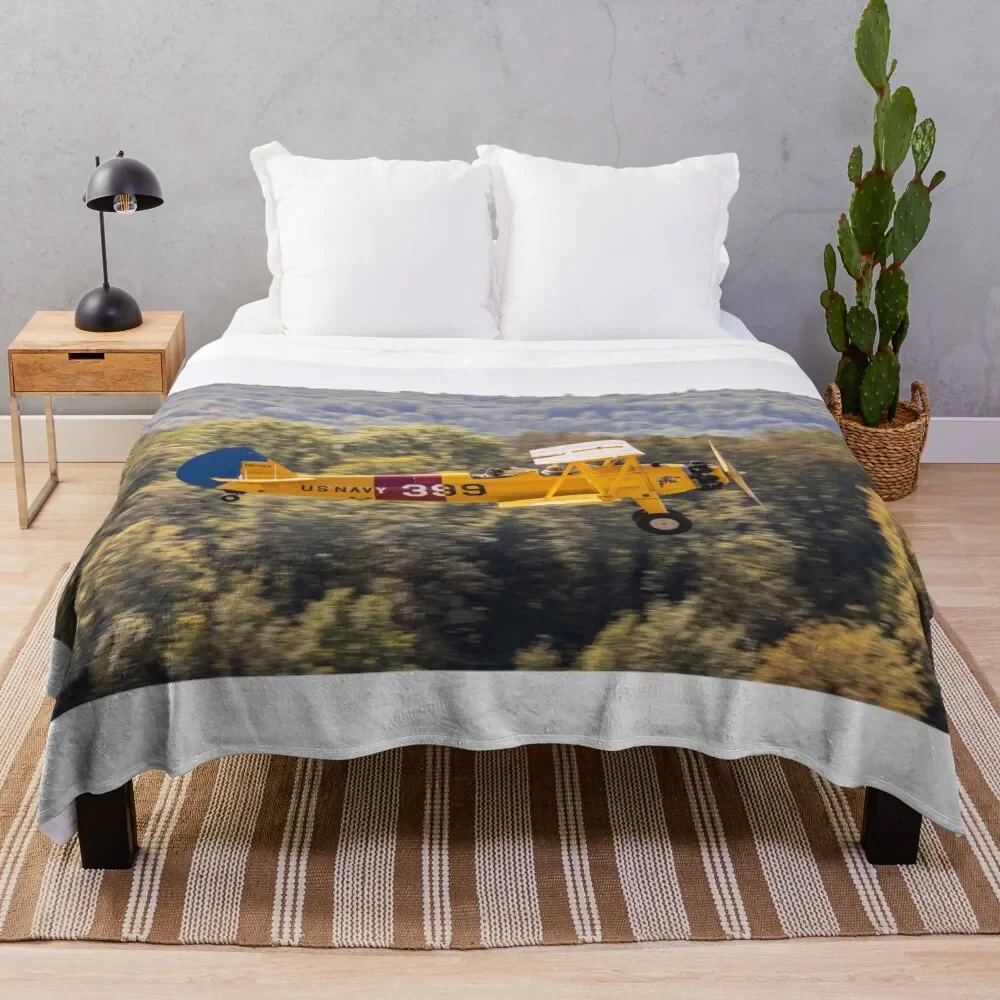 Боинг-Stearman модель 75 (стандартная) при взлете бросающееся одеяло пушистые