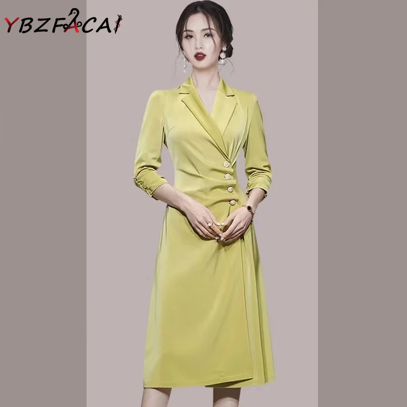 

Осеннее цельное женское офисное платье в Корейском стиле роскошное Плиссированное ассиметричное атласное платье с V-образным вырезом и жемчужными пуговицами элегантное желтое облегающее платье