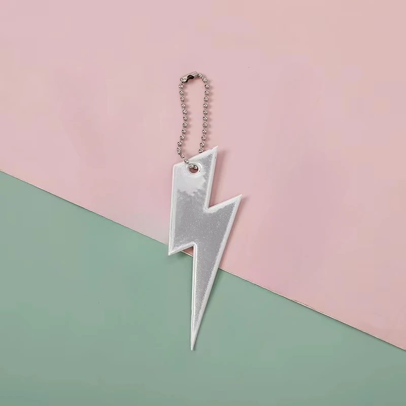 

Детский светоотражающий брелок молния JH-00546