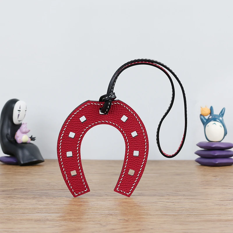 Palm grain first layer cowhide horseshoe bag pendant Hand-stitched U-shaped leather bag pendant H's pony pendant