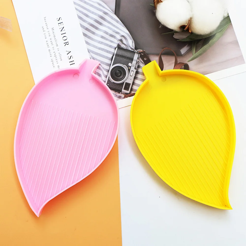 

New leaf-shaped diamond painting tool point drill disc handmade DIY cross stitch beaded drill disc