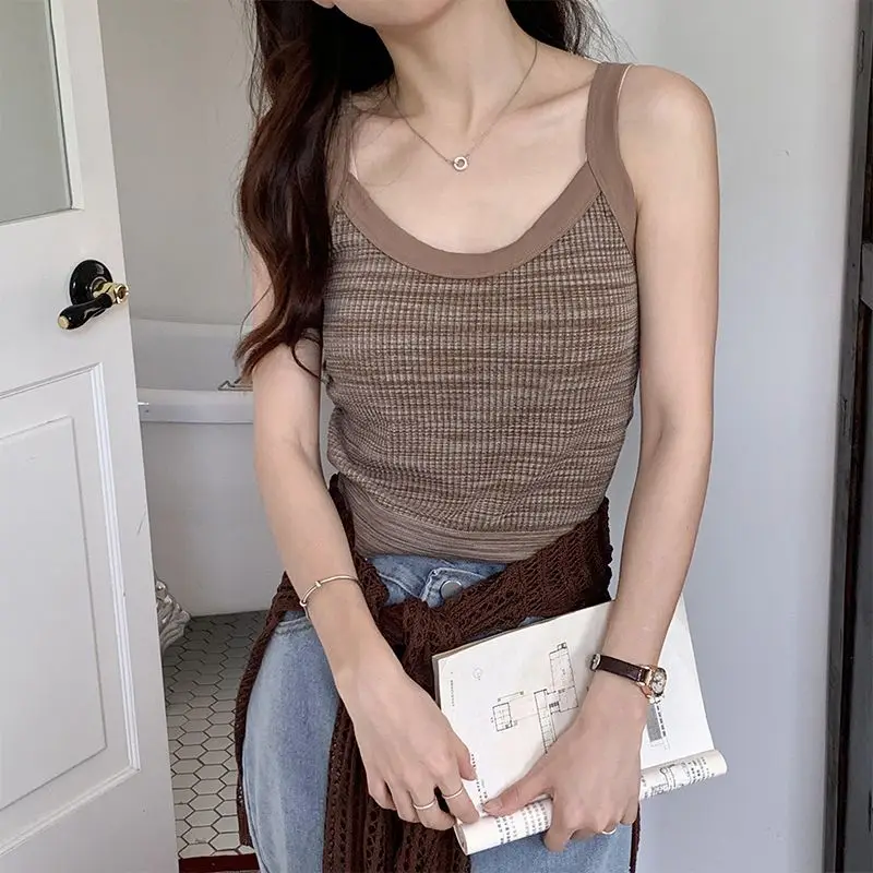 Топ женский летний без рукавов с круглым вырезом повседневная однотонная