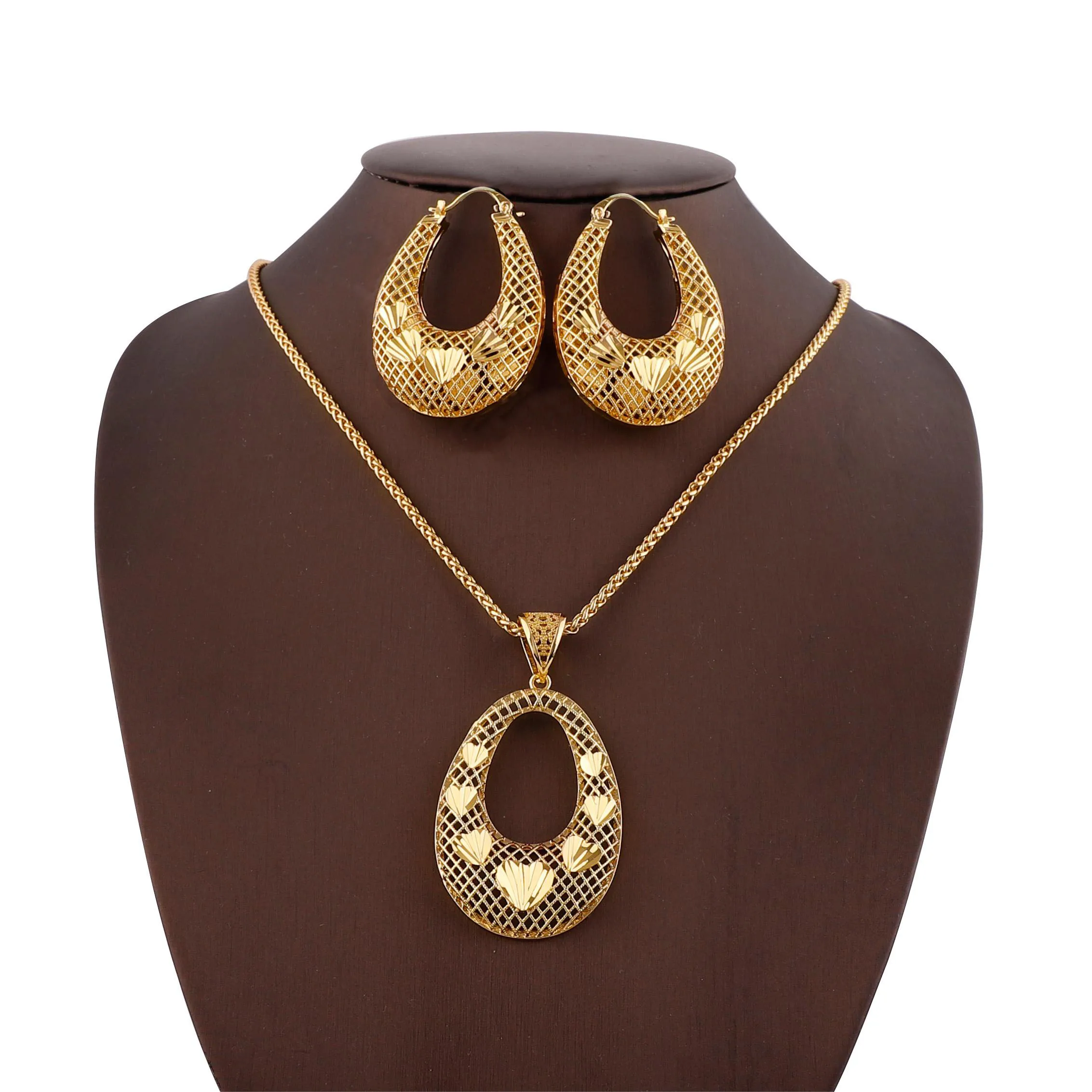 

African Women's Jewelry Set Flower Pattern Hollow out Pendant Necklace Earring Set Christmas Valentine's Day Gift