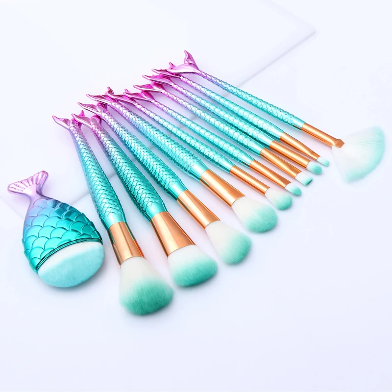 

Набор профессиональных кистей для макияжа «русалка»