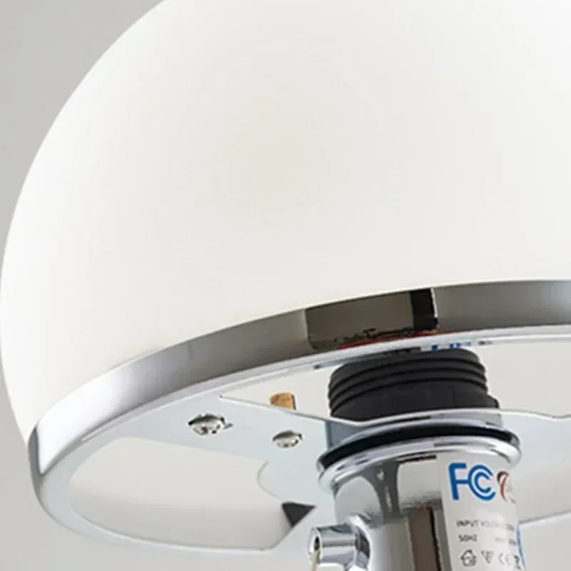 Bauhaus lámpara de mesa blanca luz mesita noche dormitorio nórdico riskador danés vidrio Simple