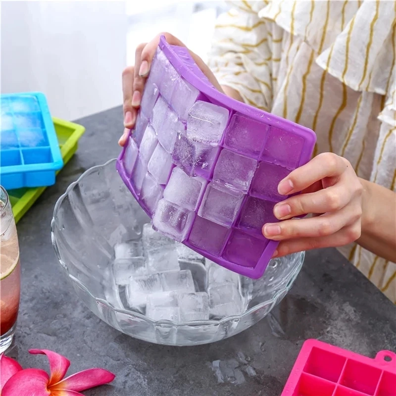

24 Grids Silicone Ice Cube Tray with Lid Food Grade Silicone Jelly Mold Three-dimensional Ice Box Square Ice Box For Party Bar