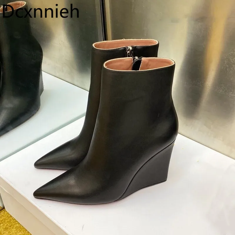 

Женские короткие ботинки на танкетке, простые осенние ботильоны из натуральной кожи на высоком каблуке с острым носком и боковой молнией, ...