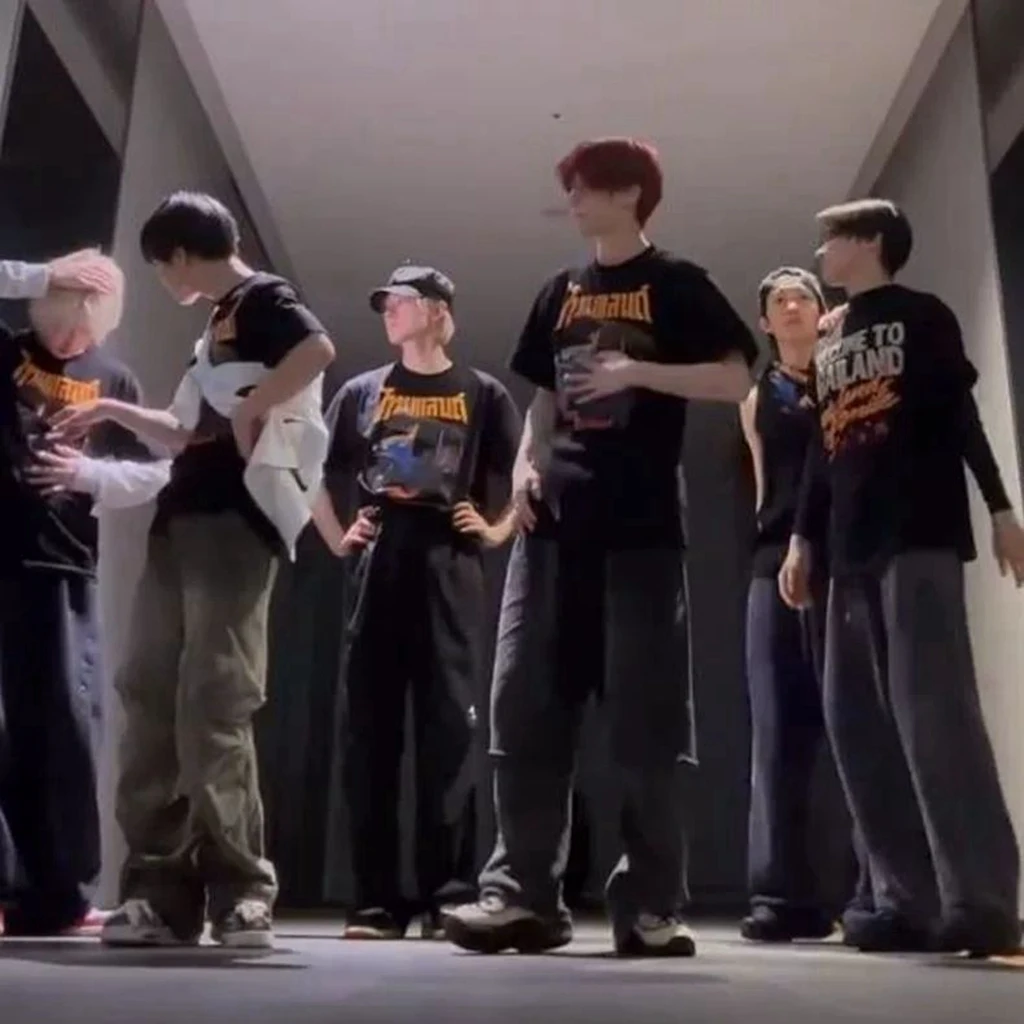 Фото Футболка оверсайз из хлопка с принтом NCT WISH в стиле Y2K, как у звезд K-pop, для фанатов, унисекс, летняя, 2026 №5
