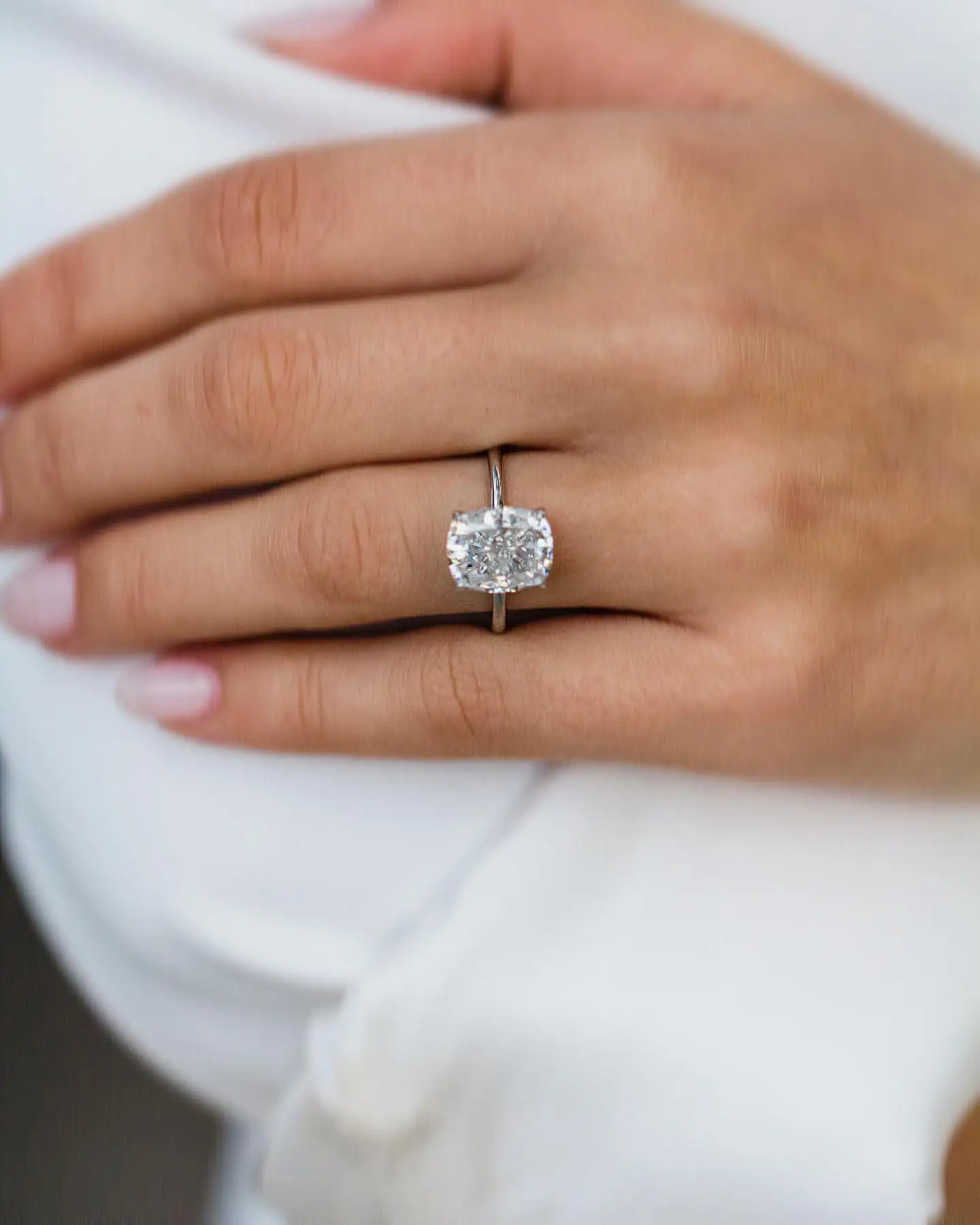 JOVOVASMILE  Moissanite Vintage Engagement Rings 4.5CT 10.75x8.75mm Crushed Ice Hybrid Cushion Cut 18k White Gold Solitaire Ring