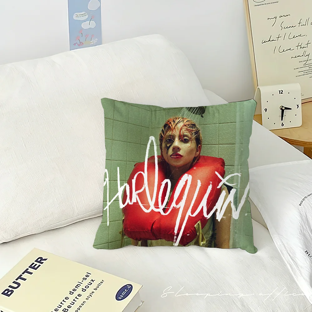 Декоративная наволочка Леди Гага полиэстер