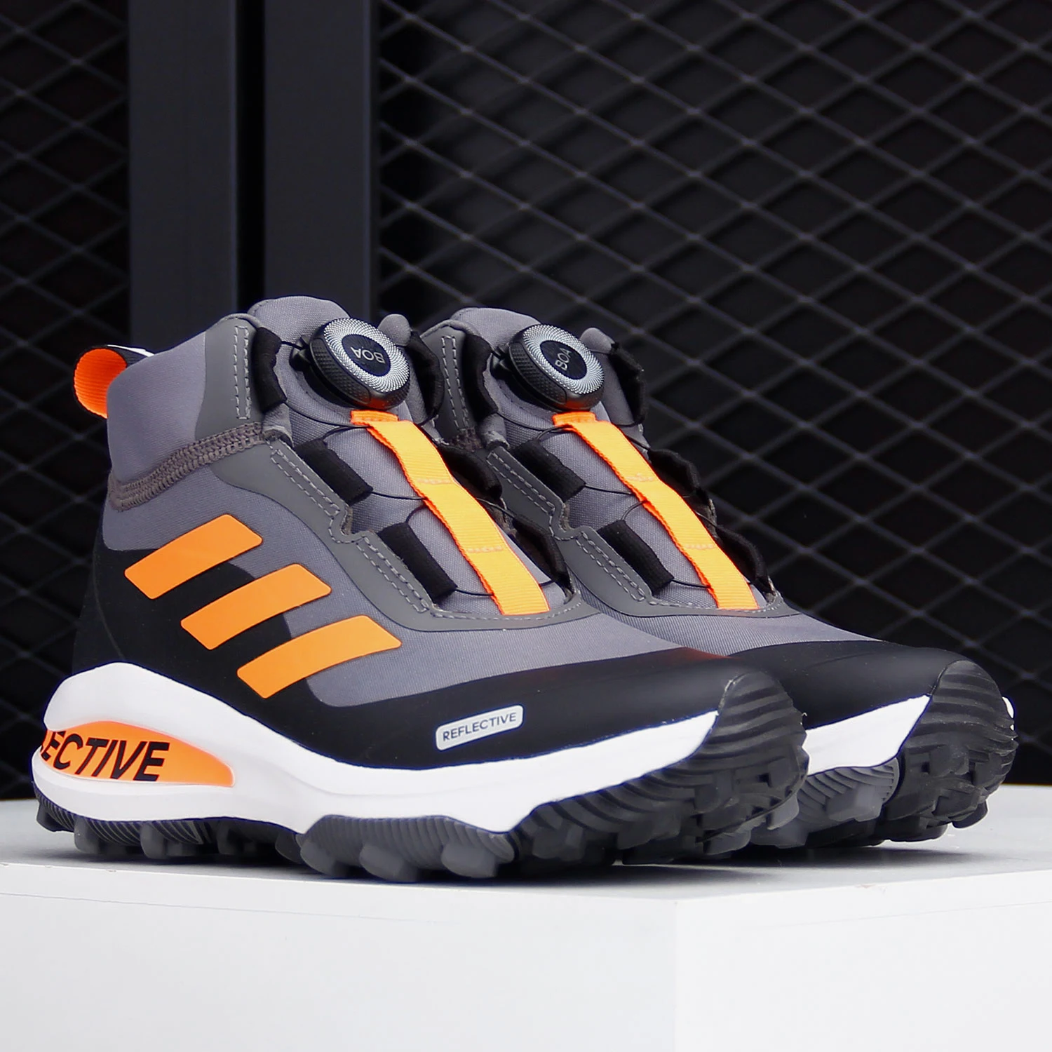 Фото Оригинальные детские и женские высокие зимние ботинки Adidas FORTARUN (GS) с мягкой подошвой FW2601 №4