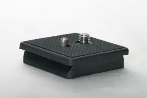 

Original Quick Release Plate for Maxell Tripod 52" tripod QR shoe 52 inch Maxell