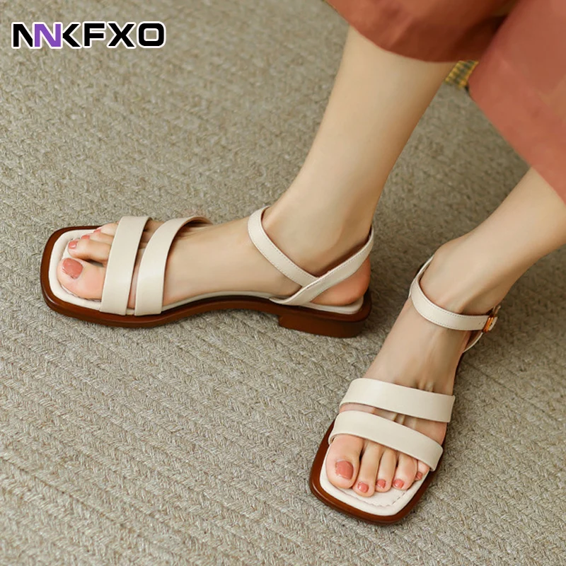 

Элегантные женские сандалии 2026 Летняя обувь кожаная повседневная обувь на плоской подошве белая пляжная обувь удобные шлепанцы для девоче...