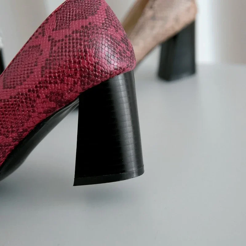 Женские кожаные туфли на платформе размеры 32-48 очень высокий каблук 8 см