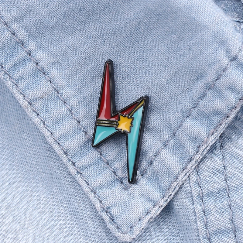 

Creative Badges Lightning Friends Cartoon Women's Brooch Lapel Pins New Year Gift Enamel Pin Christmas Jewelry Fashion