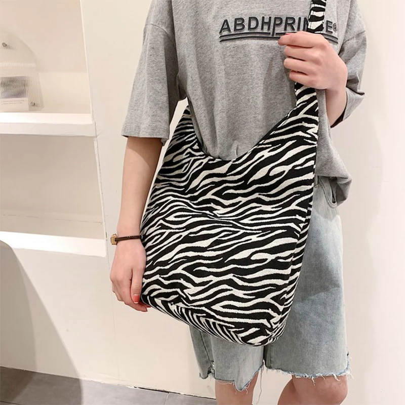 

Hip-hop Street Zebra Pattern Messenger Bag Large-capacity Shopping Bag Literary Leisure Shoulder Bag Student Striped Canvas Bag