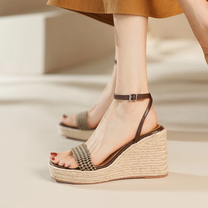 

2022 Summer Women Shoes Cow Leather Sandals Platform High Heels Shoes for Women Wedges Modern Sandals Concise Women Sandals