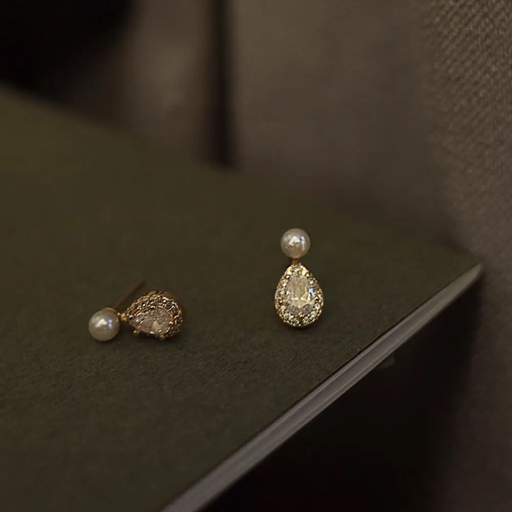 

Fashion Wedding Jewelry Zircon Party Shiny Korean Earrings for Women Ear Studs Pearl Stud Earrings Dangle Earring