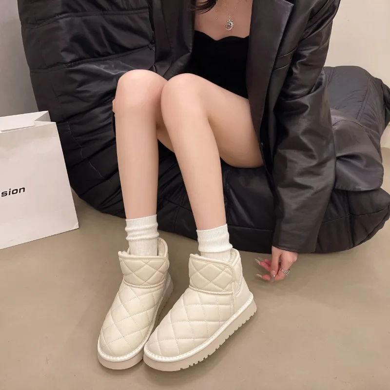 Зимние сапоги женские бархатные утепленные ботинки новинка 2024 зимняя модная